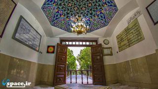 آرامگاه شیخ خرقانی - 2 کیلومتری اقامتگاه بوم گردی خانه طبیعت - قلعه نو خرقان